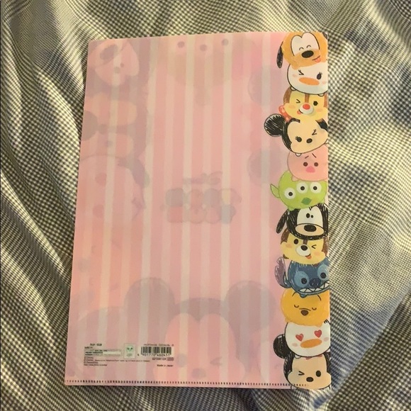 🆕 Disney Tsum Tsum Plastic Folder/Sleeve - Picture 2 of 4